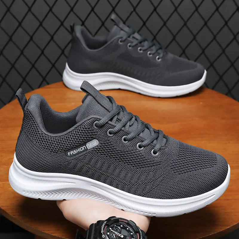 Zapatillas deportivas nuevas para hombre para caminar.